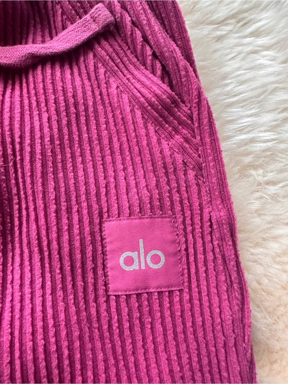 ALO Yoga Muse Sweatshirt & Sweatpant Set - Raspberry Sorbet - Size XS - Picture 8 of 8